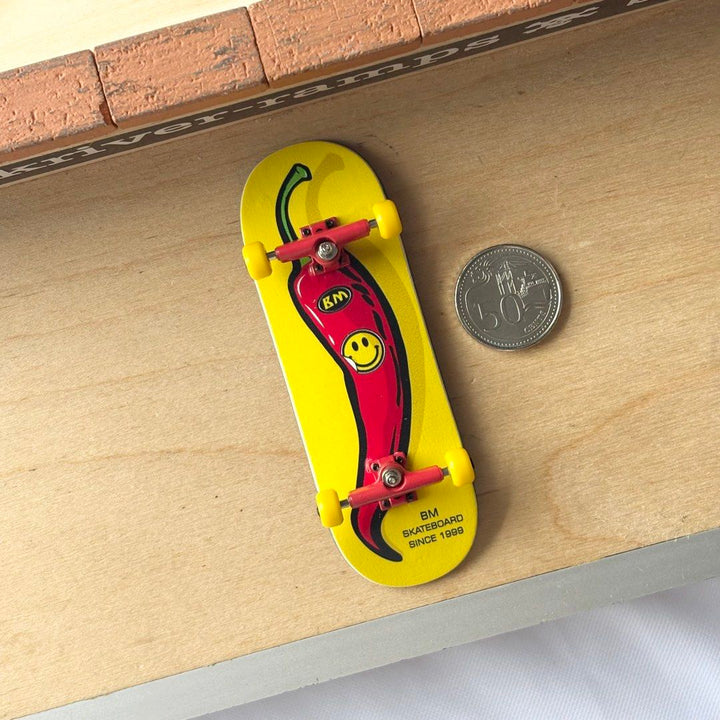Black Market “Chili” 32mm Fingerboard Complete