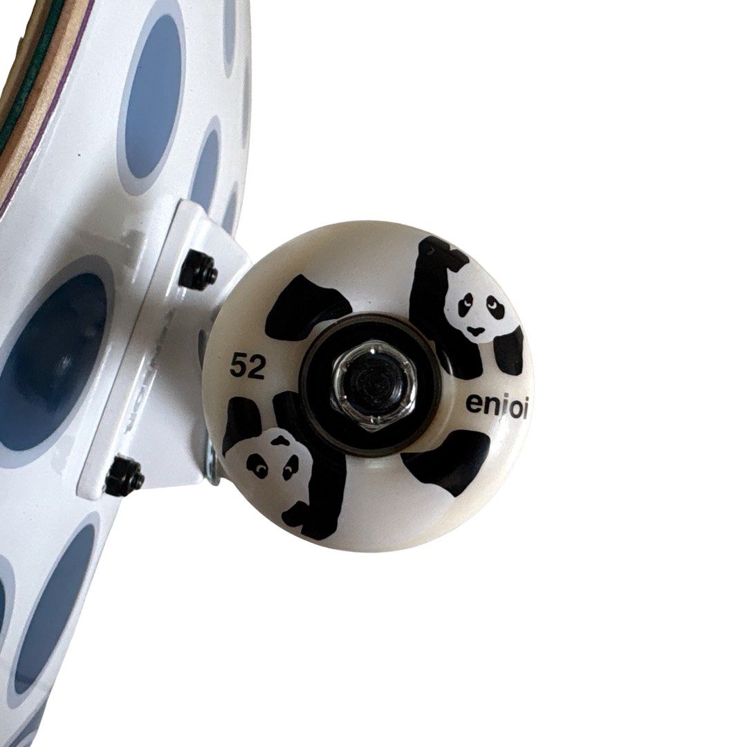 Alien Workshop “Dots” 8.0″ x 31.5″ Custom Skateboard Complete