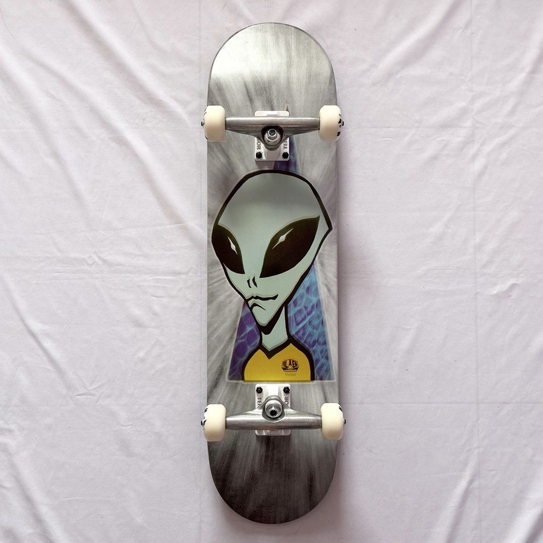 Alien Workshop “Visitor Signal” 8.125” x 31.75” Custom Skateboard Complete