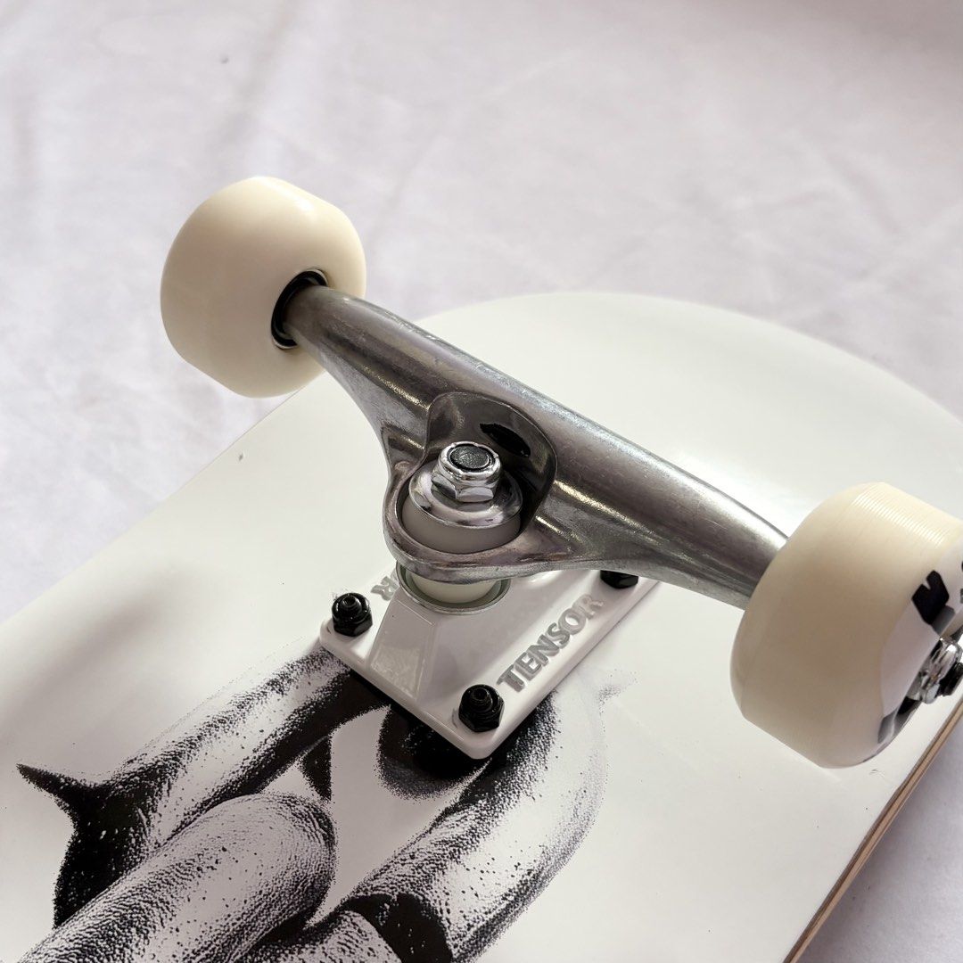 Aura “White Chains” 8.0” x 31.5” Custom Skateboard Complete