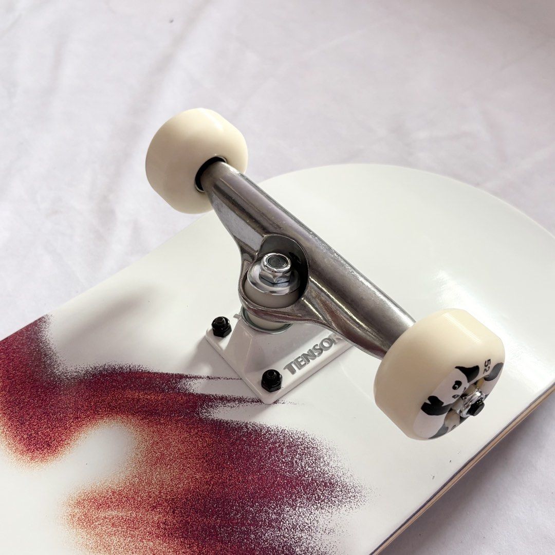 Aura “X-Men White” 8.25” x 32” Custom Skateboard Complete