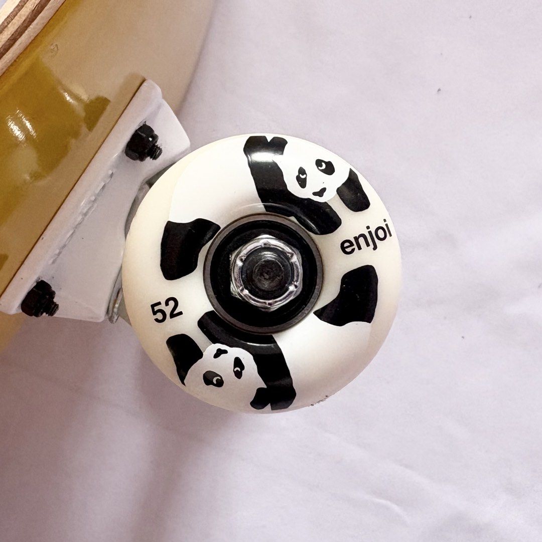 Aura “Yellow Figure” 8.25” x 32” Custom Skateboard Complete