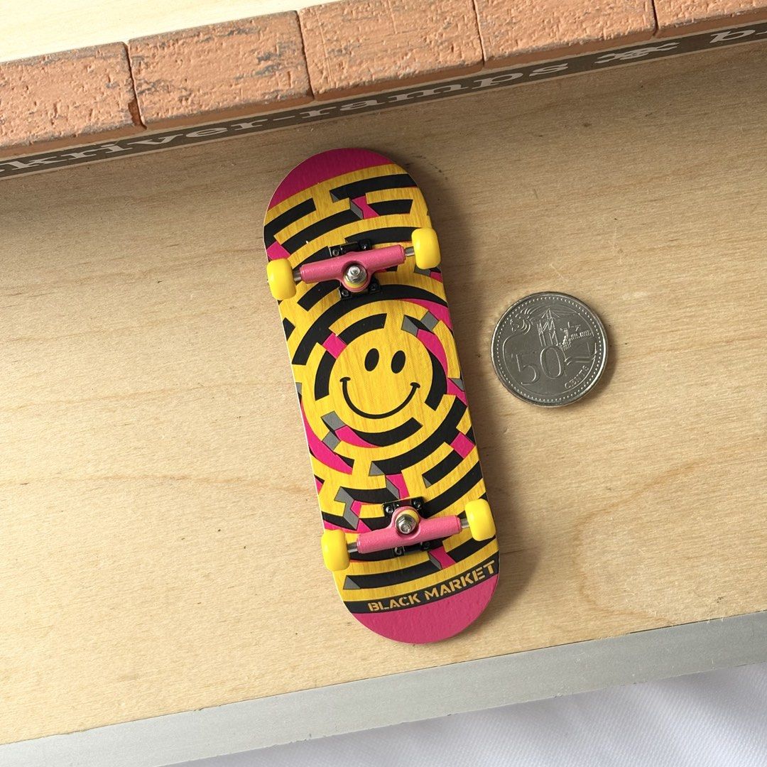 Black Market “3D” 32mm Fingerboard Complete