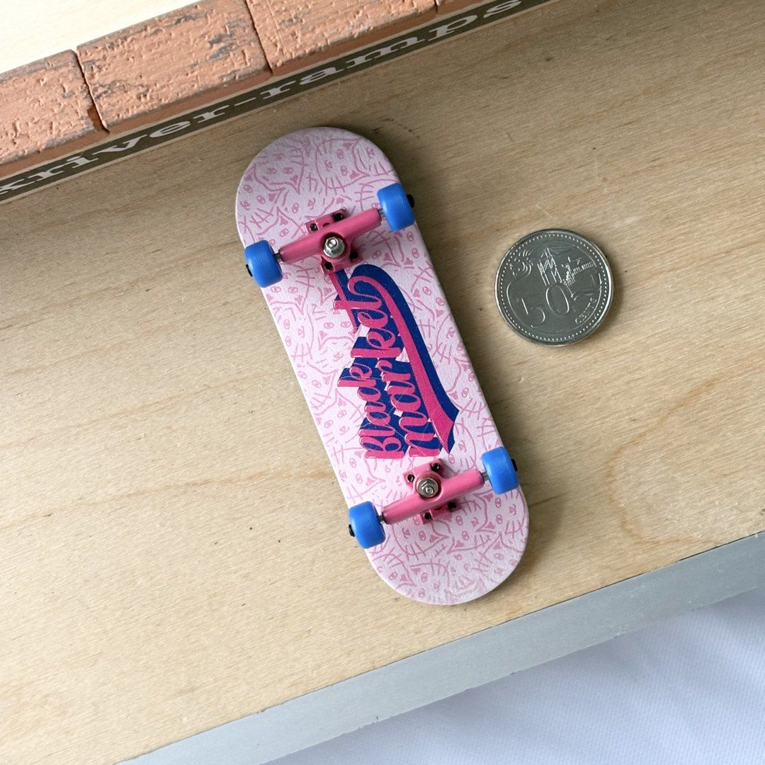 Black Market “Classic” 32mm Fingerboard Complete