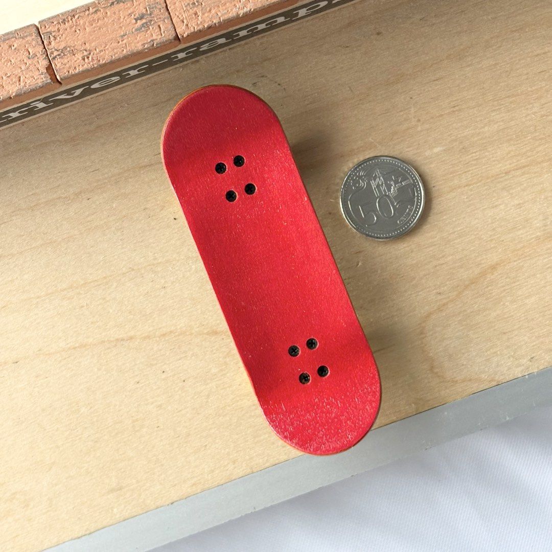 Black Market “Flame” 32mm Fingerboard Complete