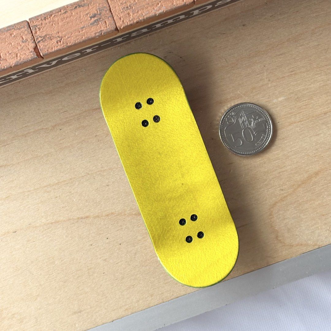 Black Market “Flower” 34mm Fingerboard Complete
