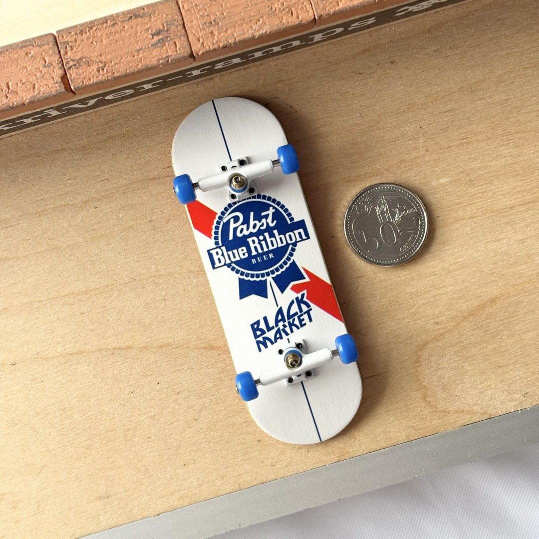 Black Market “Ribbon” 32mm Fingerboard Complete