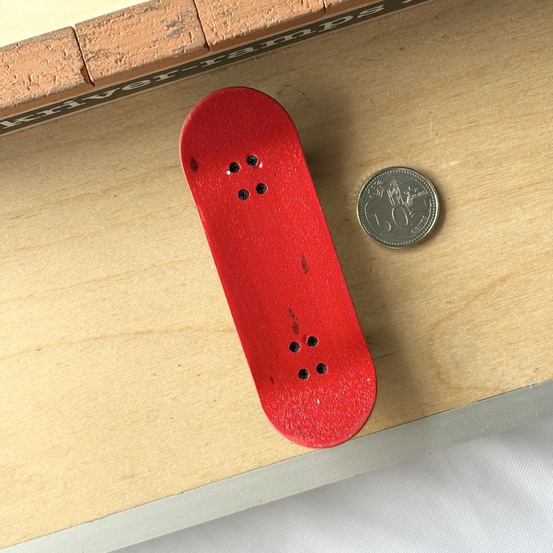 Black Market “Skulls” 32mm Fingerboard Complete