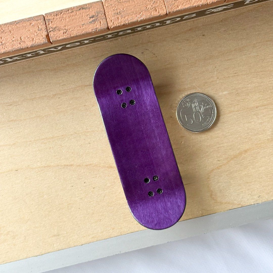 Black Market “Swirl” 32mm Fingerboard Complete