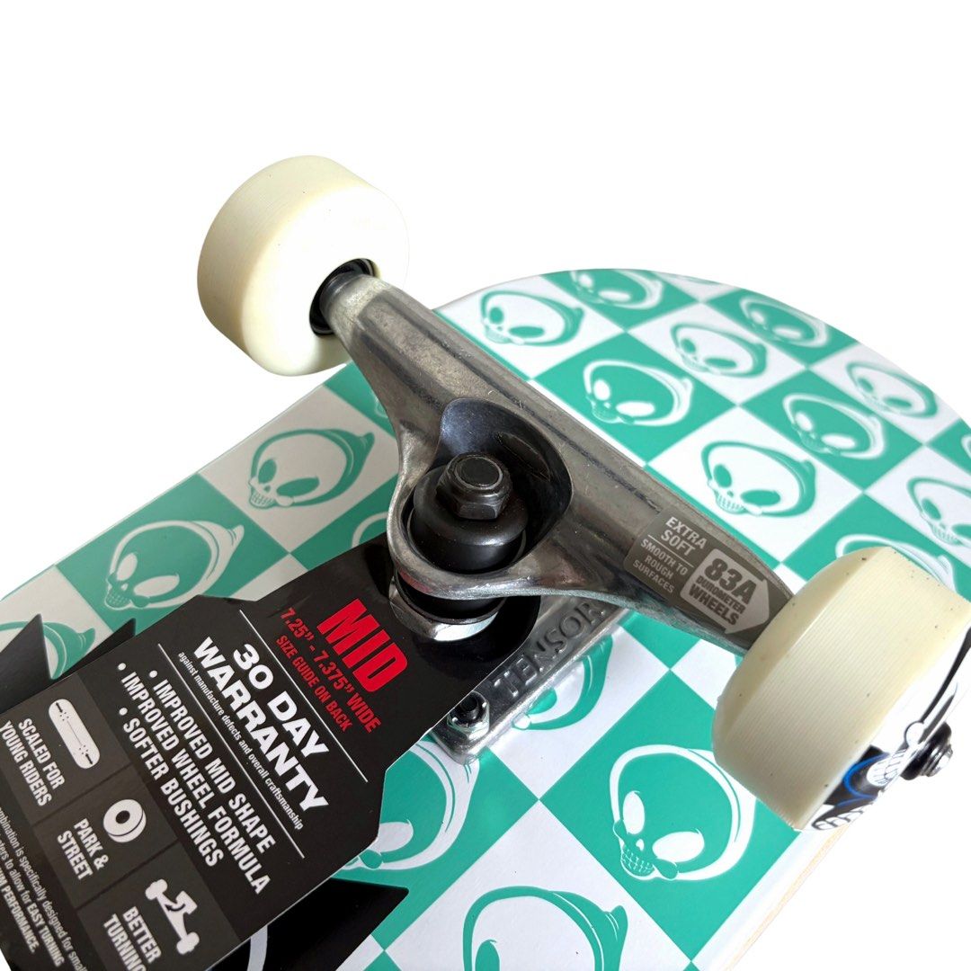 Blind “Checkered” 7.375″ x 29.75″ Pre-built Kids Skateboard Complete
