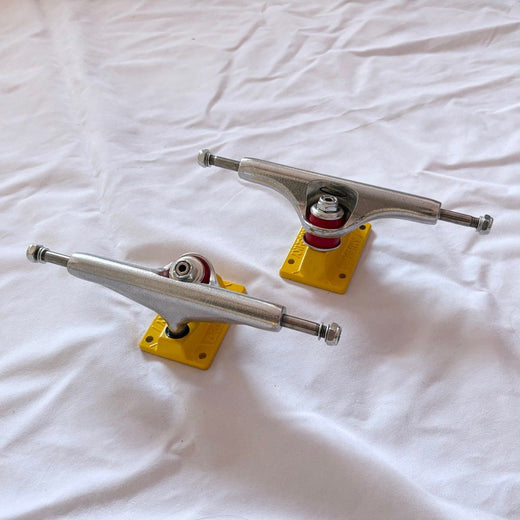 Droshky "Silver and Yellow" 8.5" Skateboard Trucks