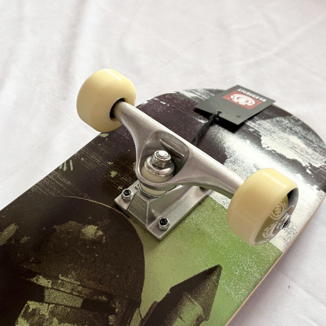 Element x Star Wars “Boba Fett” 8.0” x 31.25” Skateboard Complete