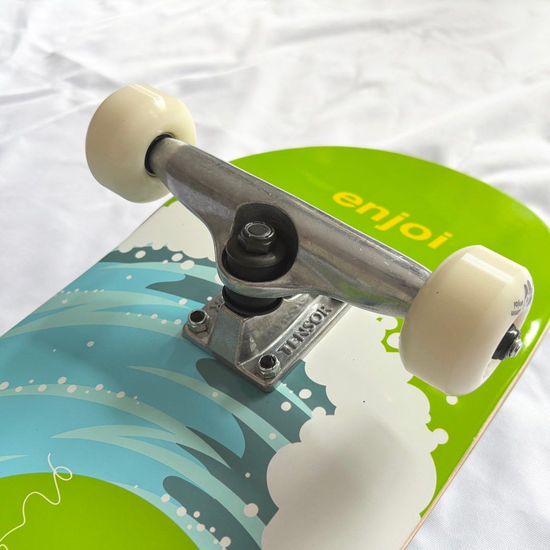 Enjoi “Croc” 8.25” x 31.6” Skateboard Complete