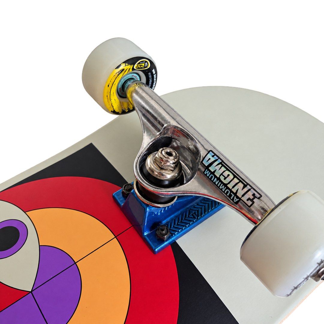 Globe “Dessau” 8.25″ x 32.125″ Custom Skateboard Complete