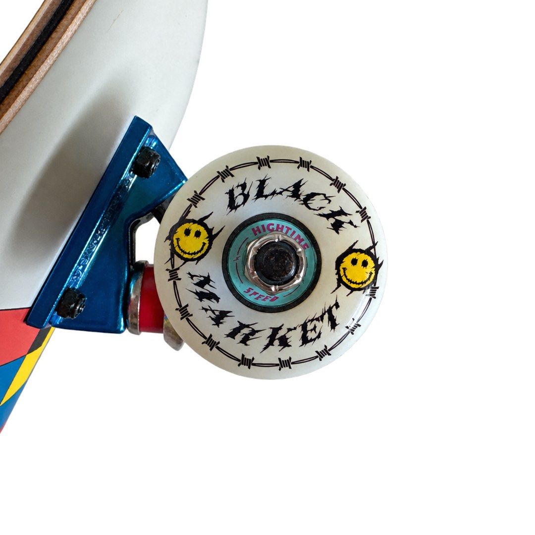 Globe “Quarter” 7.75″ x 31.6″ Custom Skateboard Complete