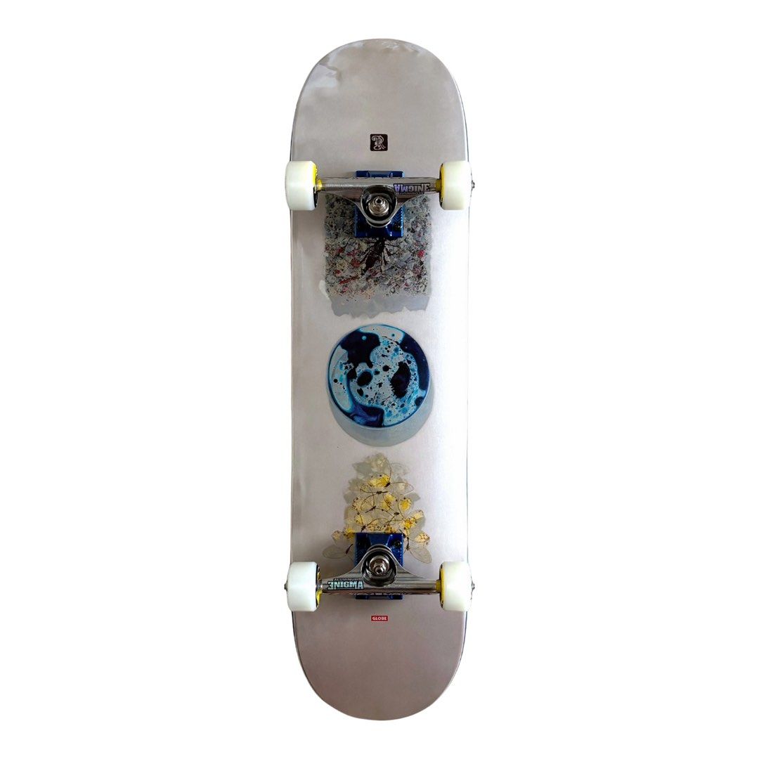 Globe “Rholtsu” 8.25″ x 32.125″ Custom Skateboard Complete