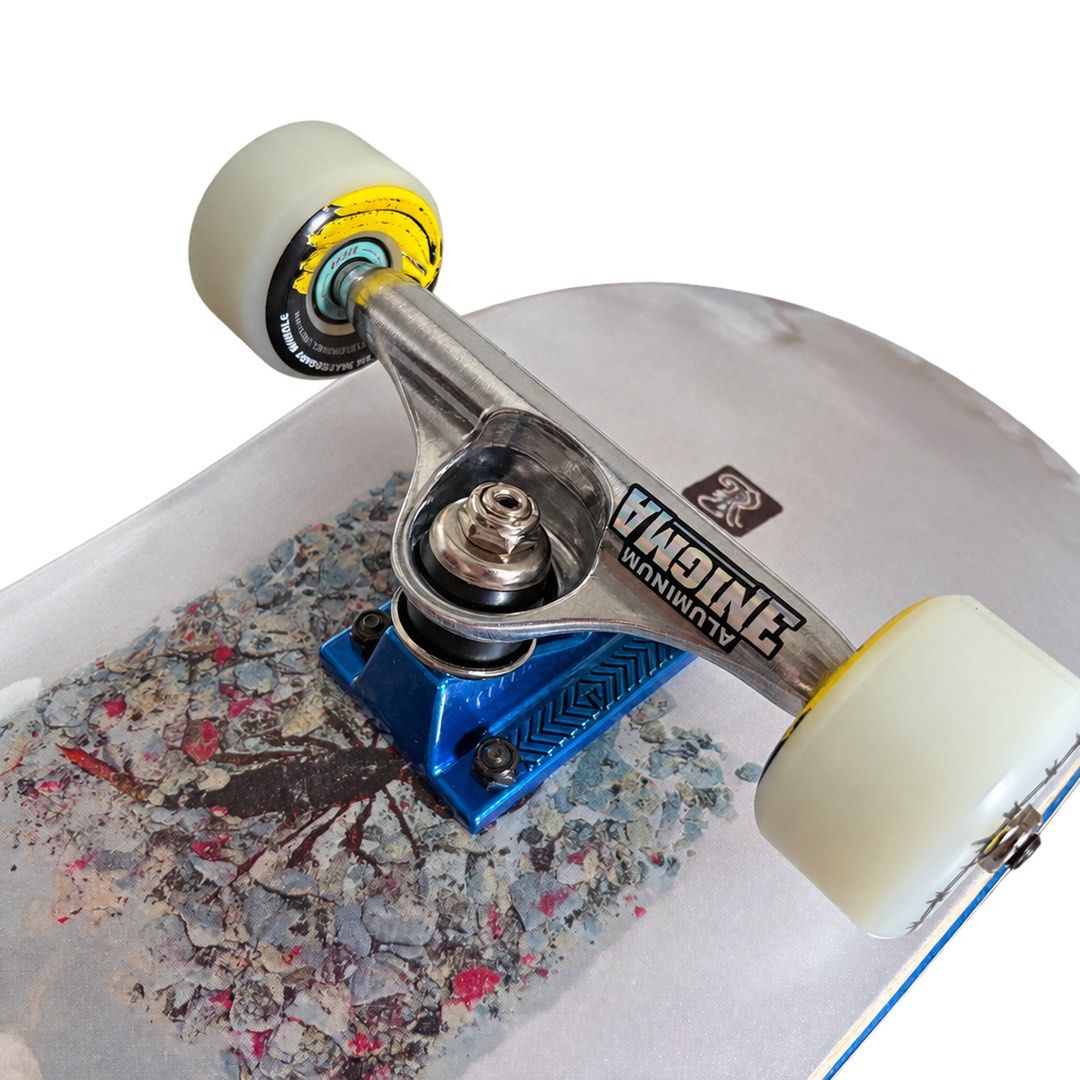 Globe “Rholtsu” 8.25″ x 32.125″ Custom Skateboard Complete