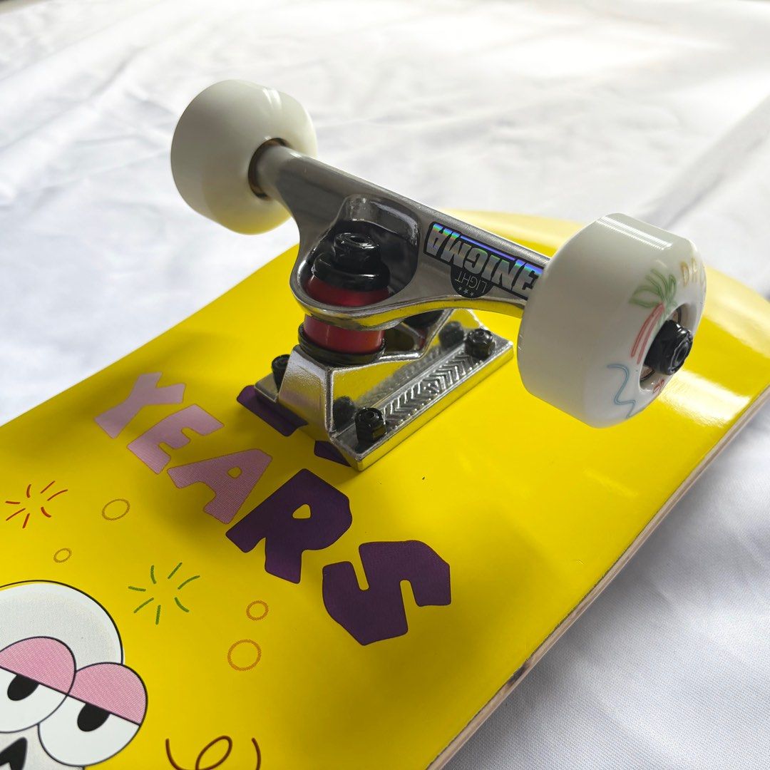 Nomad “Drunk Yellow” 7.875” x 31.5” Custom Skateboard Complete