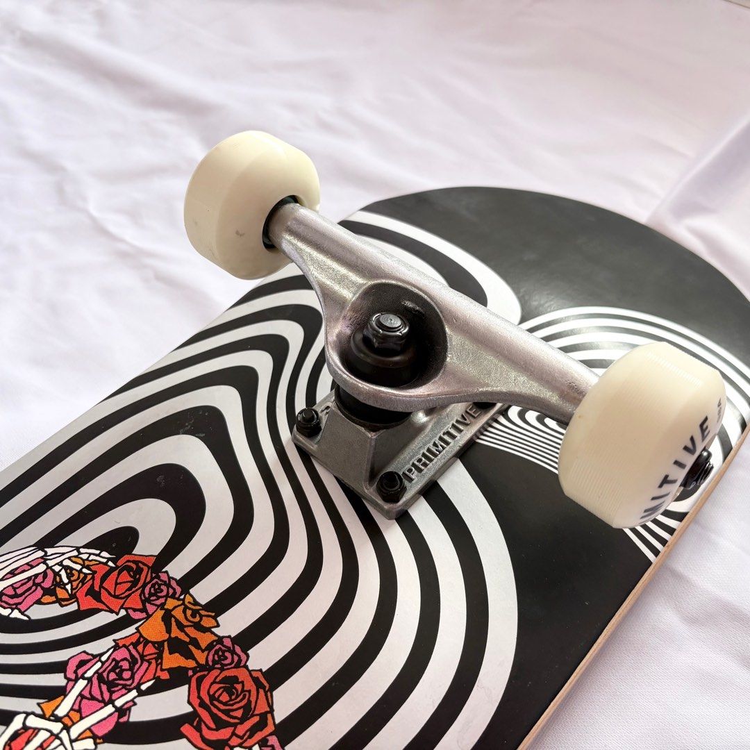Primitive “Hypnotised” 8.0” Skateboard Complete