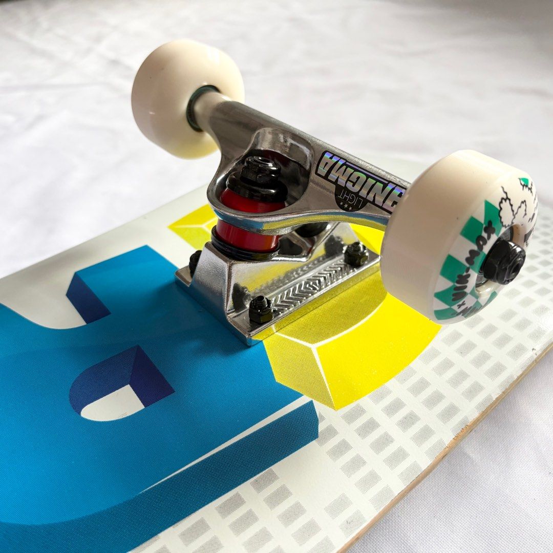 Sk8Crime “Color” 7.875” x 31.5” Custom Skateboard Complete